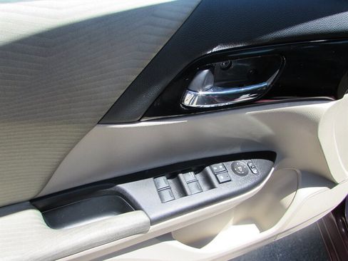 Used 2016 Honda Accord LX image 9