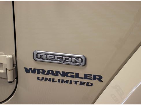 Used 2017 Jeep Wrangler Unlimited Rubicon image 13
