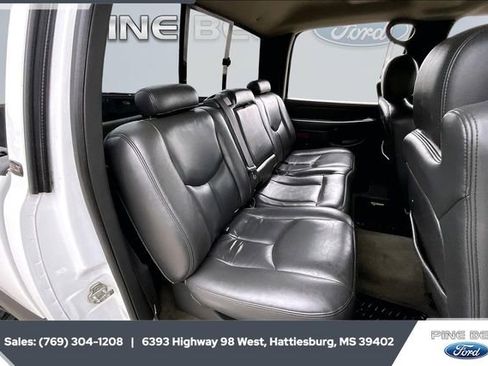 Used 2005 GMC Sierra 2500 SLT w/ Heavy-Duty Power Package image 21