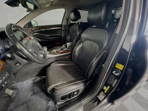 Used 2018 Genesis G90 5.0 Ultimate image 9