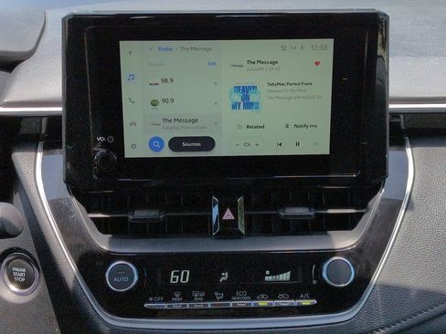 Used 2025 Toyota Corolla SE FWD image 18