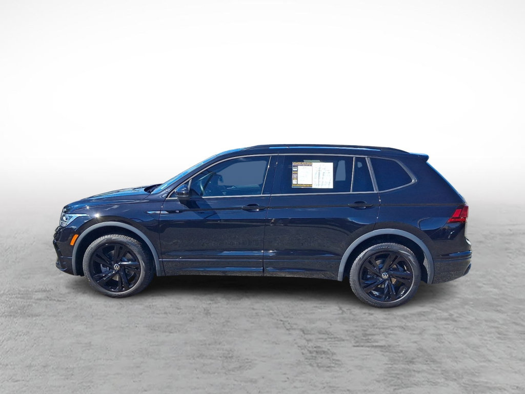 Used 2024 Volkswagen Tiguan SE R-Line AWD/4WD image 2