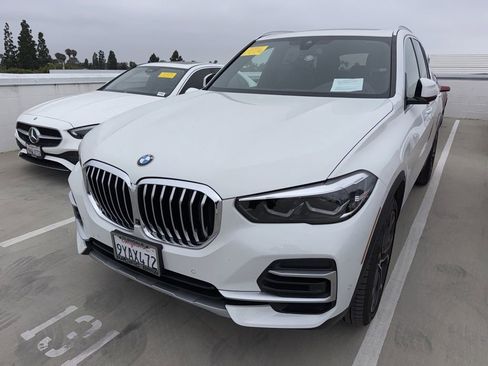 Used 2023 BMW X5 xDrive40i w/ Parking Assistance Package AWD/4WD image 2
