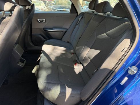 Used 2025 Kia K4 LXS image 33