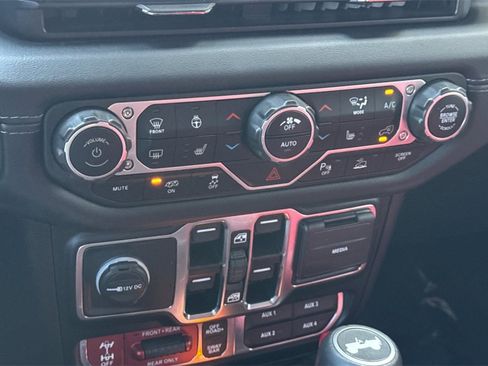 Used 2024 Jeep Wrangler Unlimited Rubicon 392 image 24