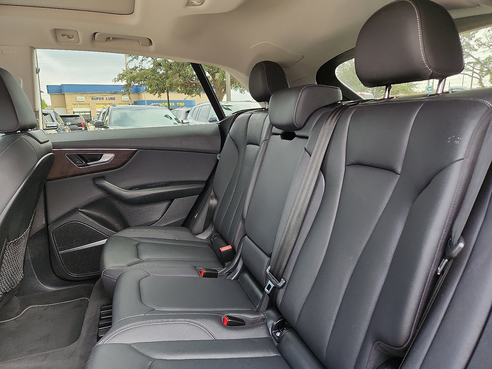 Used 2019 Audi Q8 Premium Plus w/ Premium Plus AWD/4WD image 12