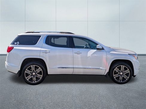 Used 2017 GMC Acadia Denali w/ Technology Package image 2