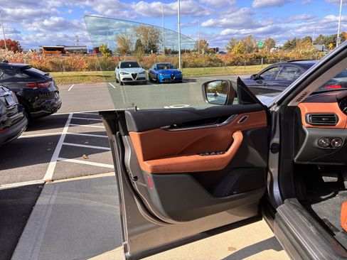 Used 2022 Maserati Levante GT image 13