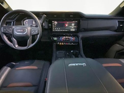 Used 2024 GMC Sierra 2500 AT4 w/ AT4 Premium Plus Package image 7