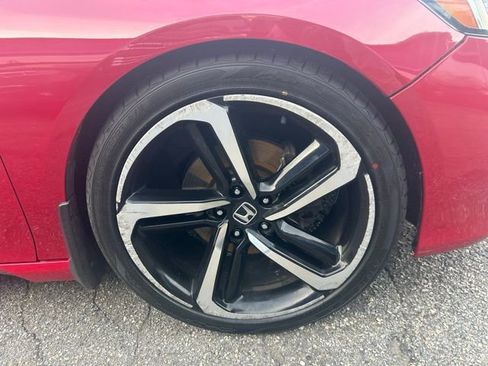 Used 2019 Honda Accord Sport image 2