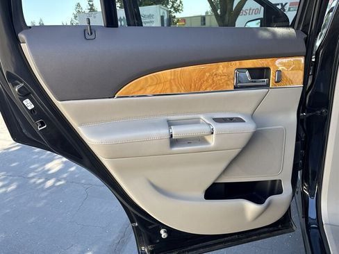 Used 2013 Lincoln MKX AWD image 39