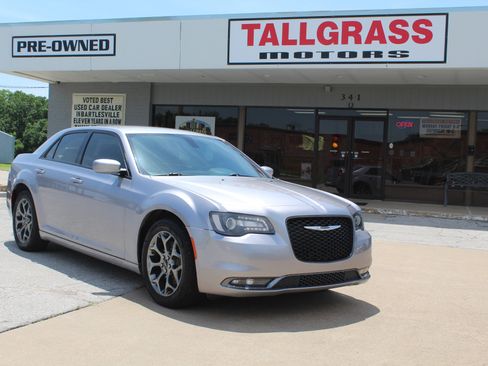 Used 2017 Chrysler 300 S AWD/4WD image 1