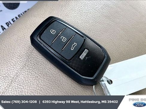 Used 2022 Nissan Armada SL image 9