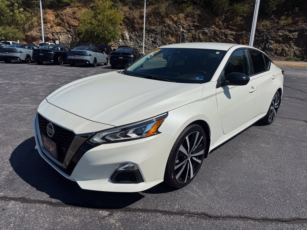Certified 2021 Nissan Altima 2.5 SR FWD image 3