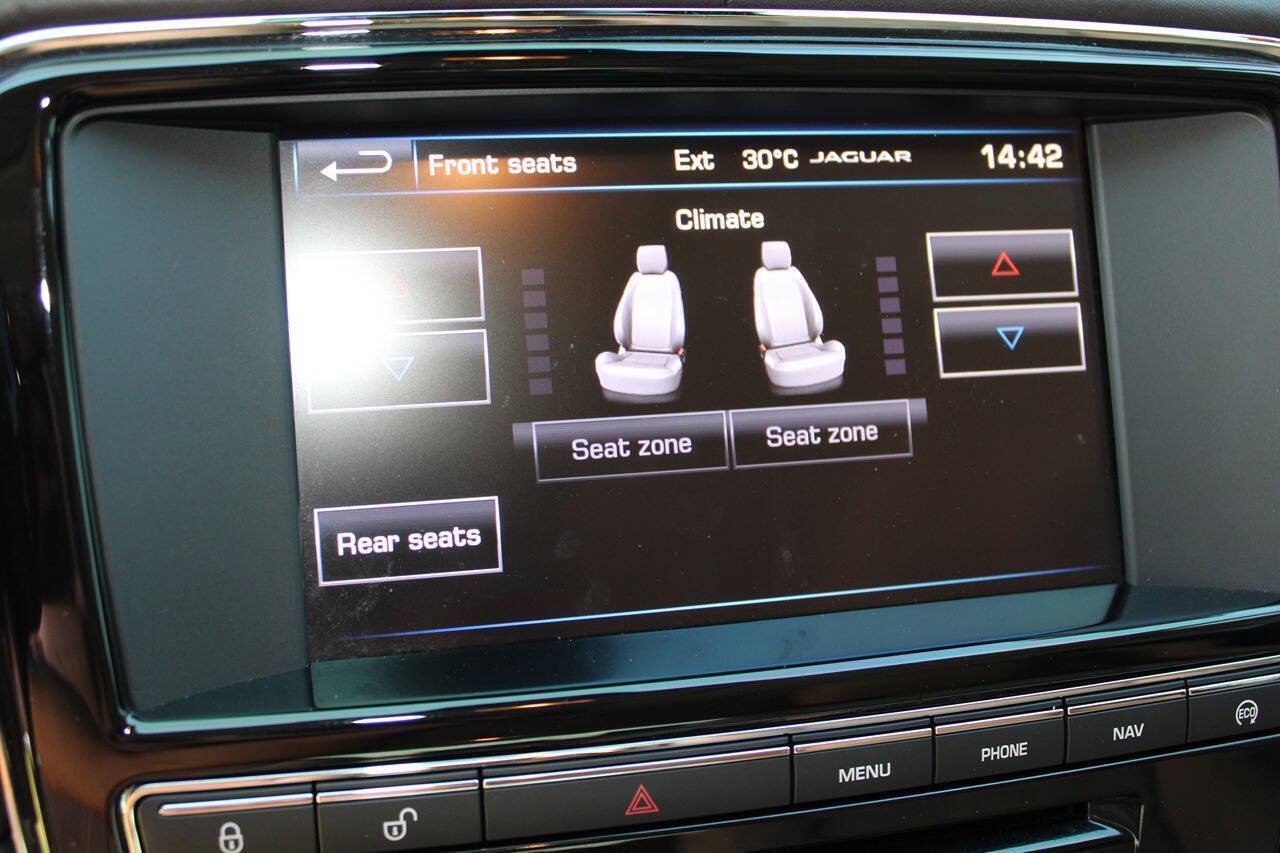 Used 2014 Jaguar XJ L Portfolio RWD image 31