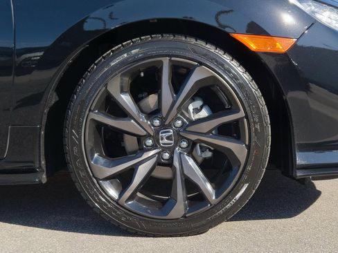 Used 2019 Honda Civic Sport Touring image 9