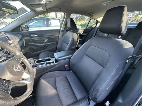 Used 2024 Nissan Altima 2.5 SV image 13