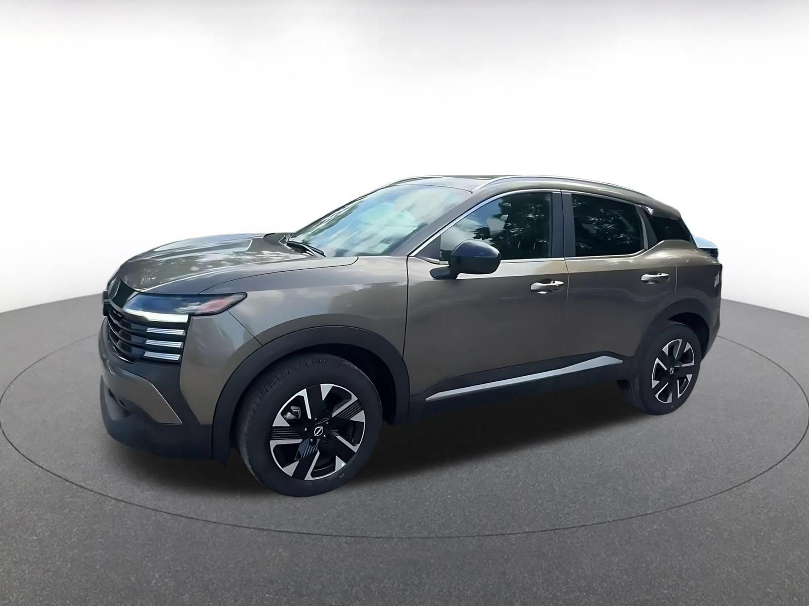 Used 2026 Nissan Kicks SV w/ Cold Weather Package AWD/4WD image 8