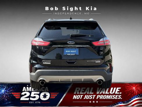 Used 2019 Ford Edge Titanium FWD image 11