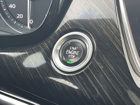 Used 2020 Cadillac XT6 Premium Luxury FWD image 23