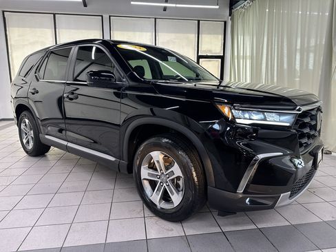 Used 2023 Honda Pilot EX-L image 2