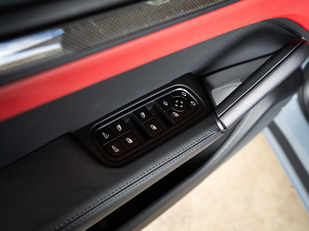 Certified 2025 Porsche Cayenne GTS AWD/4WD image 22