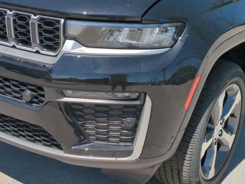 New 2026 Jeep Grand Cherokee L Limited AWD/4WD image 11
