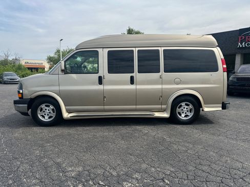 Used 2008 Chevrolet Express 1500 w/ Preferred Equipment Group RWD image 3