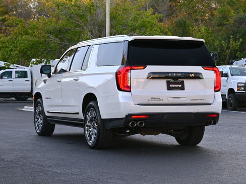 Used 2023 GMC Yukon XL Denali Ultimate image 3