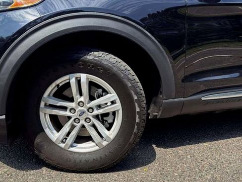 Used 2021 Ford Explorer XLT image 19