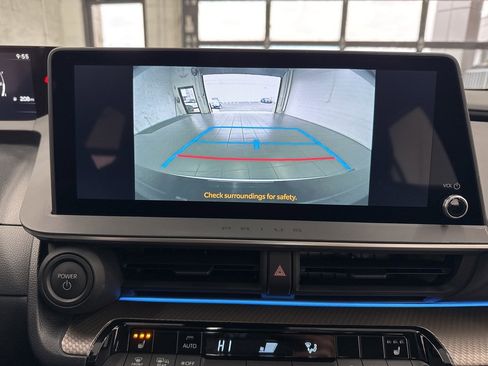 Certified 2024 Toyota Prius XLE image 25