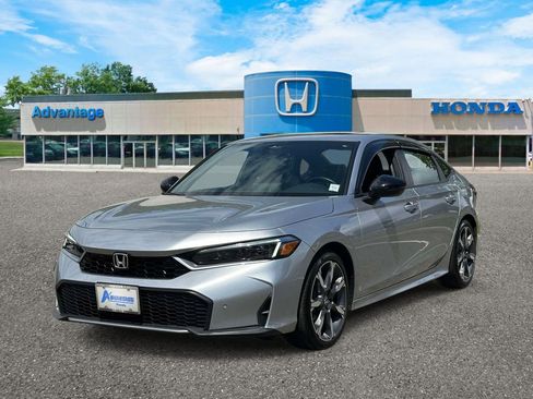 Used 2025 Honda Civic Sport image 2