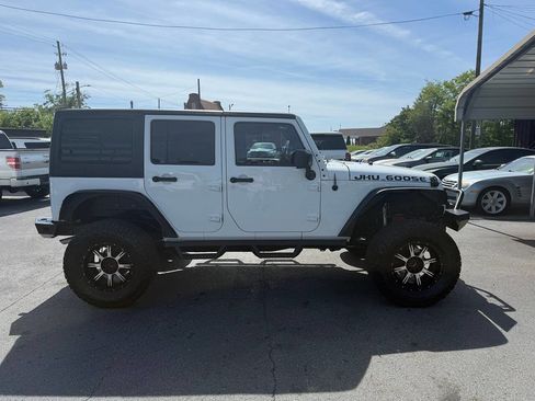 Used 2018 Jeep Wrangler Unlimited Sport w/ Connectivity Group AWD/4WD image 3