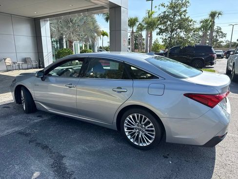 Used 2020 Toyota Avalon Limited w/ Advanced Safety Package FWD image 4