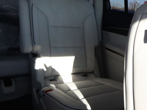 New 2026 Buick Enclave Avenir w/ Super Cruise Package image 12