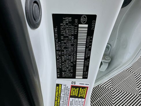 Used 2025 Toyota Camry XSE FWD image 12