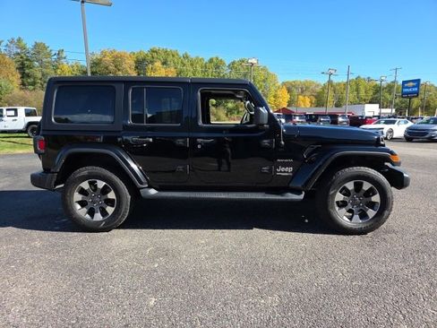 Used 2021 Jeep Wrangler Unlimited Sahara w/ Uconnect 4C Nav & Sound Group image 27