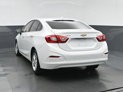 Used 2018 Chevrolet Cruze LT FWD image 5