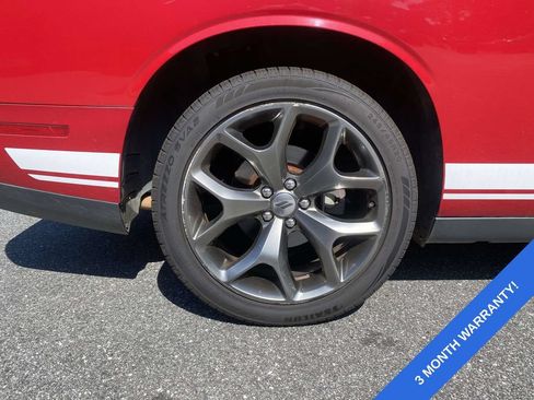 Used 2017 Dodge Challenger SXT RWD image 9