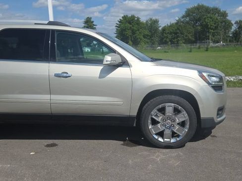 Used 2017 GMC Acadia Limited SLT FWD image 4