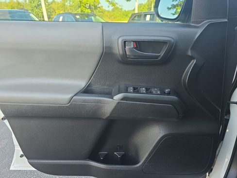 Used 2022 Toyota Tacoma SR w/ SR Convenience Package RWD image 26