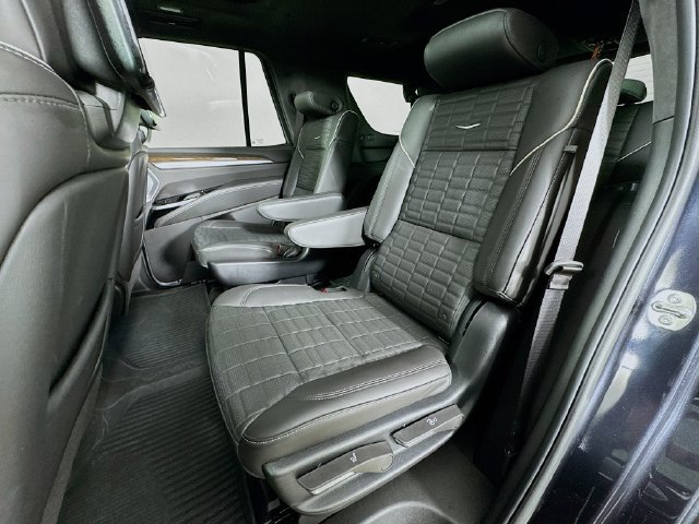 Used 2025 Cadillac Escalade Sport Platinum w/ LPO, Floor Liner Package AWD/4WD image 24