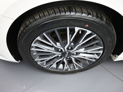 Certified 2023 Kia Forte GT-Line w/ GT-Line Premium Package FWD image 14