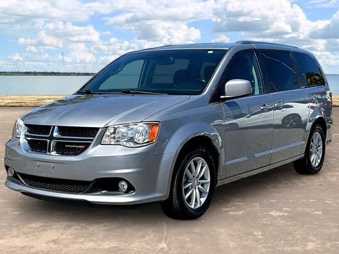 Used 2019 Dodge Grand Caravan SXT FWD image 1