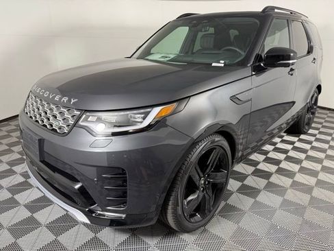 New 2025 Land Rover Discovery Metropolitan Edition image 3