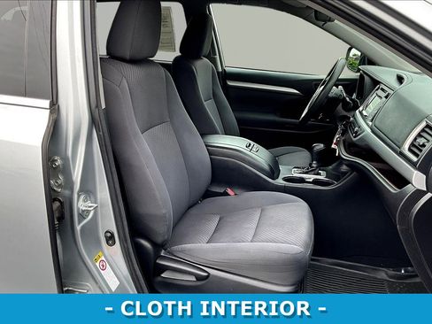 Used 2018 Toyota Highlander LE FWD image 30