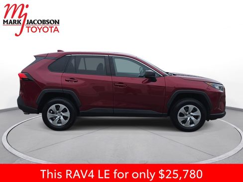 Used 2022 Toyota RAV4 LE image 7