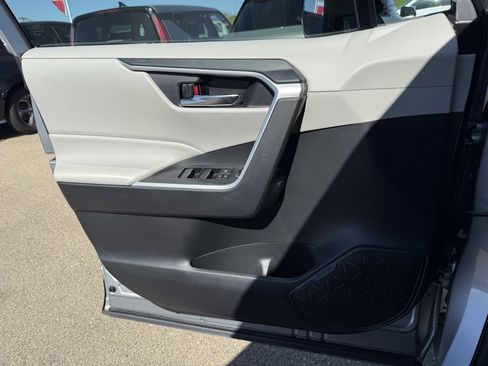 Used 2024 Toyota RAV4 XLE image 48