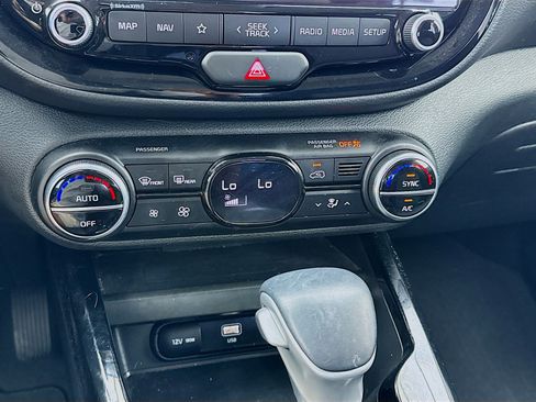 Used 2023 Kia Soul EX FWD image 12
