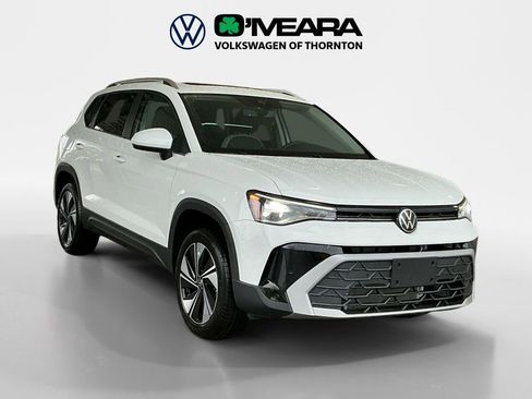 New 2025 Volkswagen Taos SE image 7